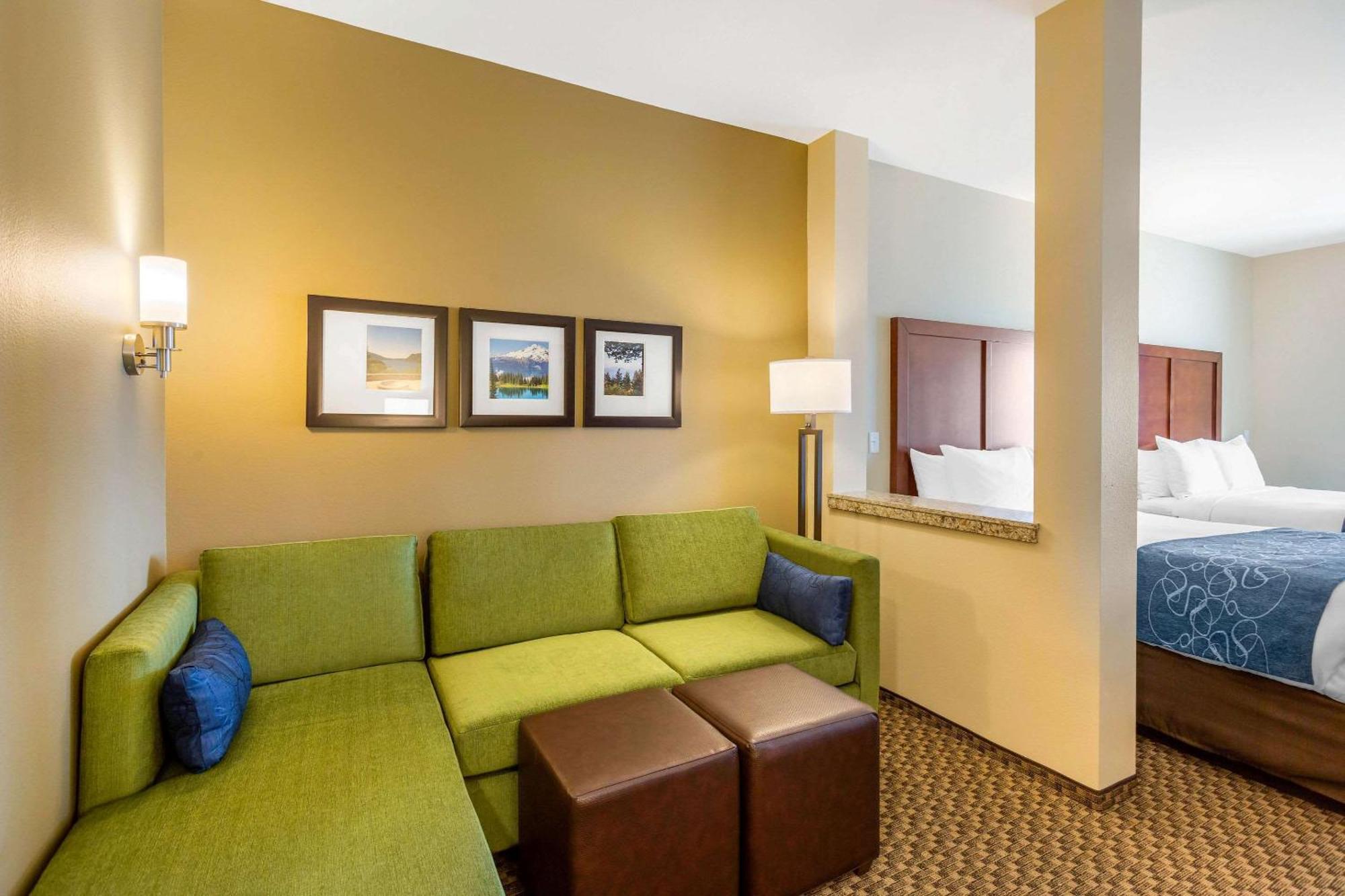 Comfort Suites Burlington Near I-5 Экстерьер фото