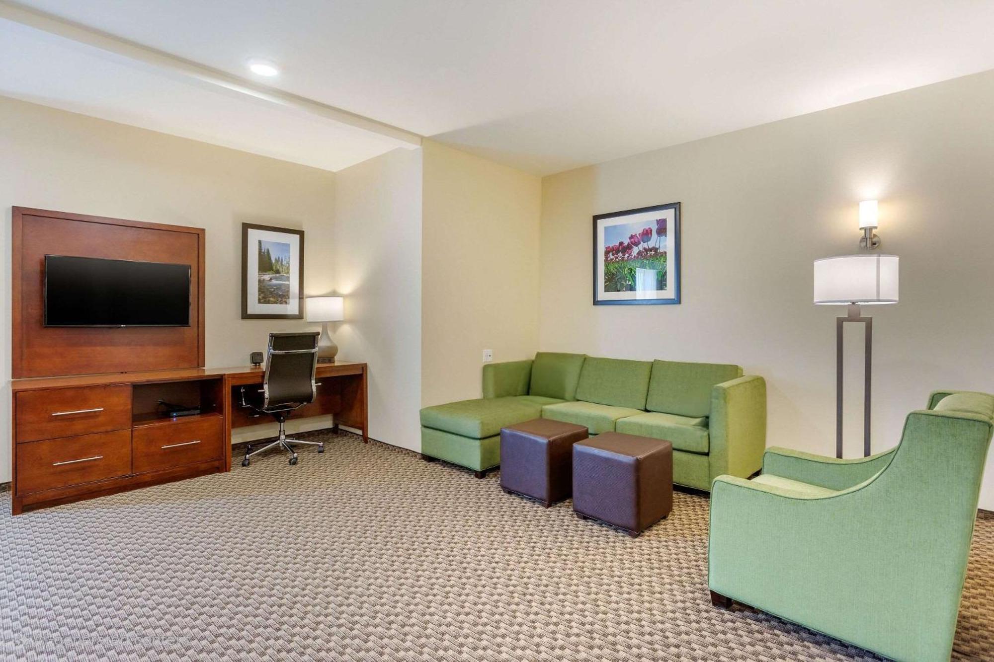 Comfort Suites Burlington Near I-5 Экстерьер фото